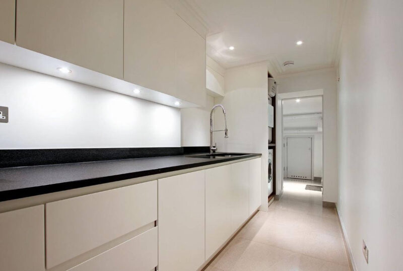 Kuchnia w stylu klasycznym – meble wykonane przez stolarza z Czarnej Białostockiej