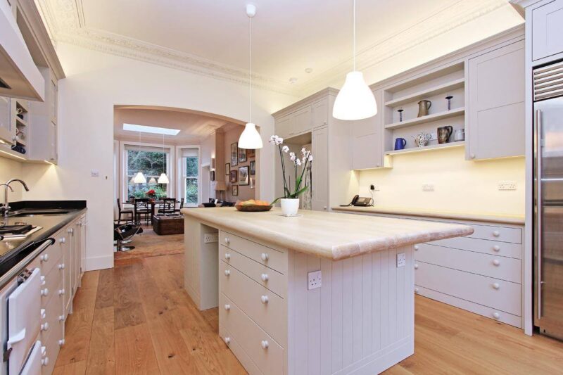 Funkcjonalne meble kuchenne w zabudowie – realizacja w Choroszczy