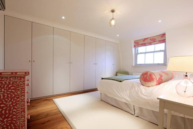 Nowoczesne meble na wymiar wykonane przez stolarza w Choroszczy